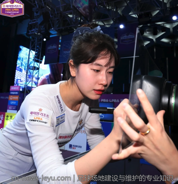 足球场地建设与维护的专业知识